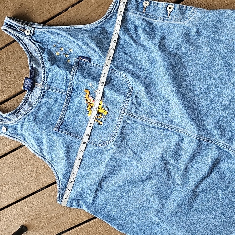 Pooh Woman Short Overalls Featuring Tigger - Picture 7 of 8